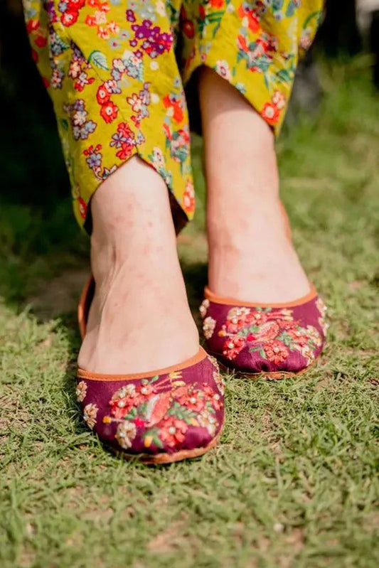 Picture of Saheliyan - Phool Collection - Allium - Available at Raja Sahib