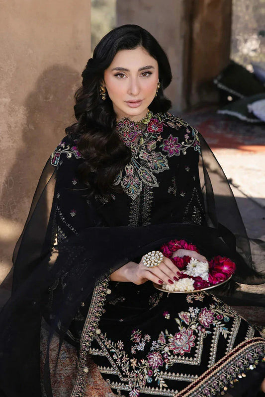 Picture of Zarizaa - Mukhtar e Khaas Festive Velvet Collection - 05 Zeena - Unstitched - Available at Raja Sahib