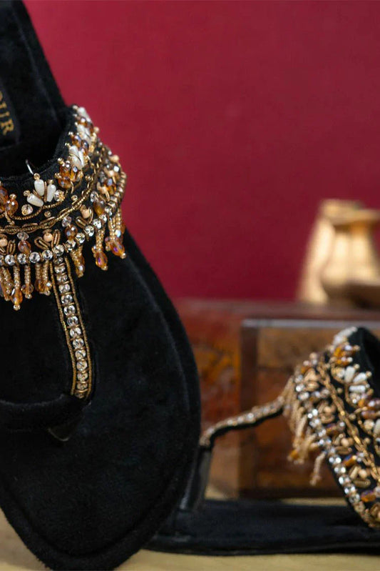 Picture of On Your Feets - Kolhapuri - Nayab - Available at Raja Sahib