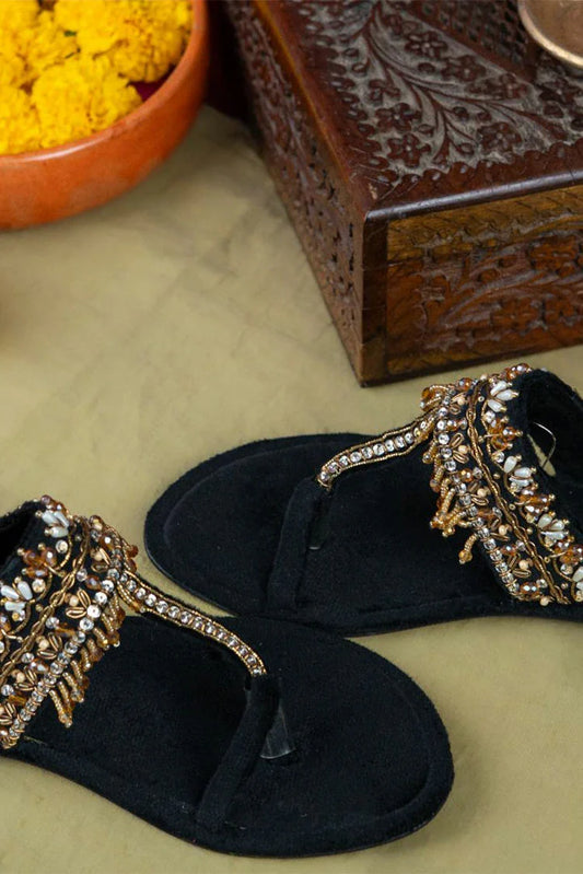 Picture of On Your Feets - Kolhapuri - Nayab - Available at Raja Sahib