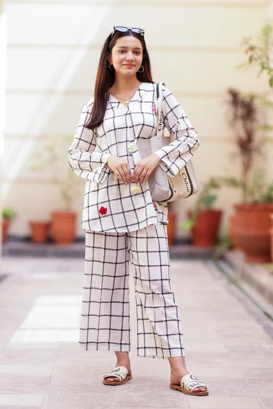 Picture of RJ'S Pret - Knotty & Nice - Flower Grid - Available at Raja Sahib