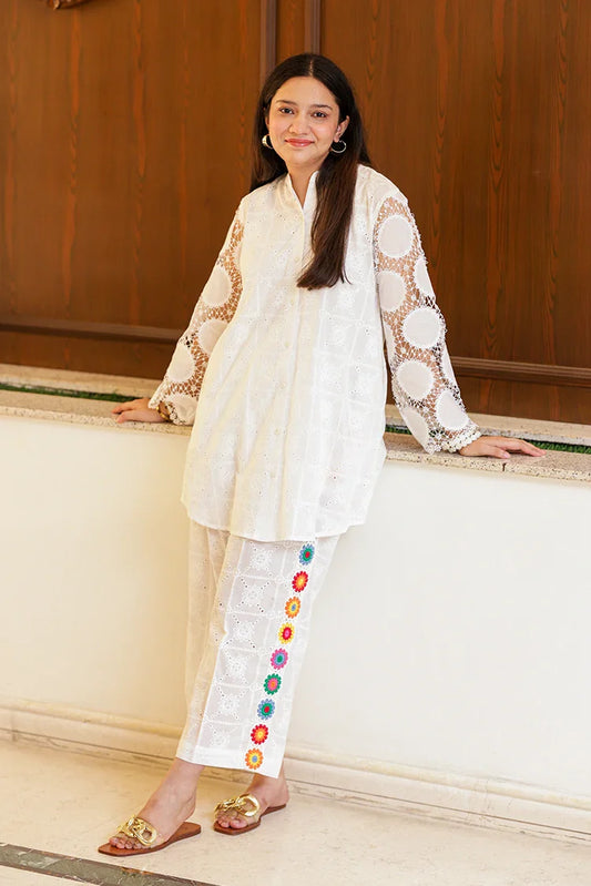 Picture of RJ'S Pret - Knotty & Nice - White Meadow - Available at Raja Sahib