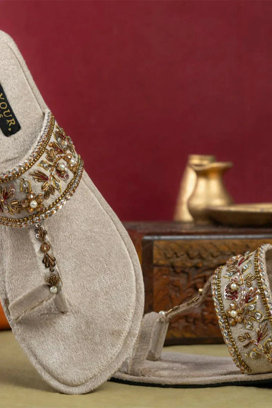 Picture of On Your Feets - Kolhapuri - Zar-e-Ivory Royale - Available at Raja Sahib