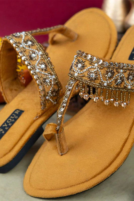 Picture of On Your Feets - Kolhapuri - Zarish Gold - Available at Raja Sahib
