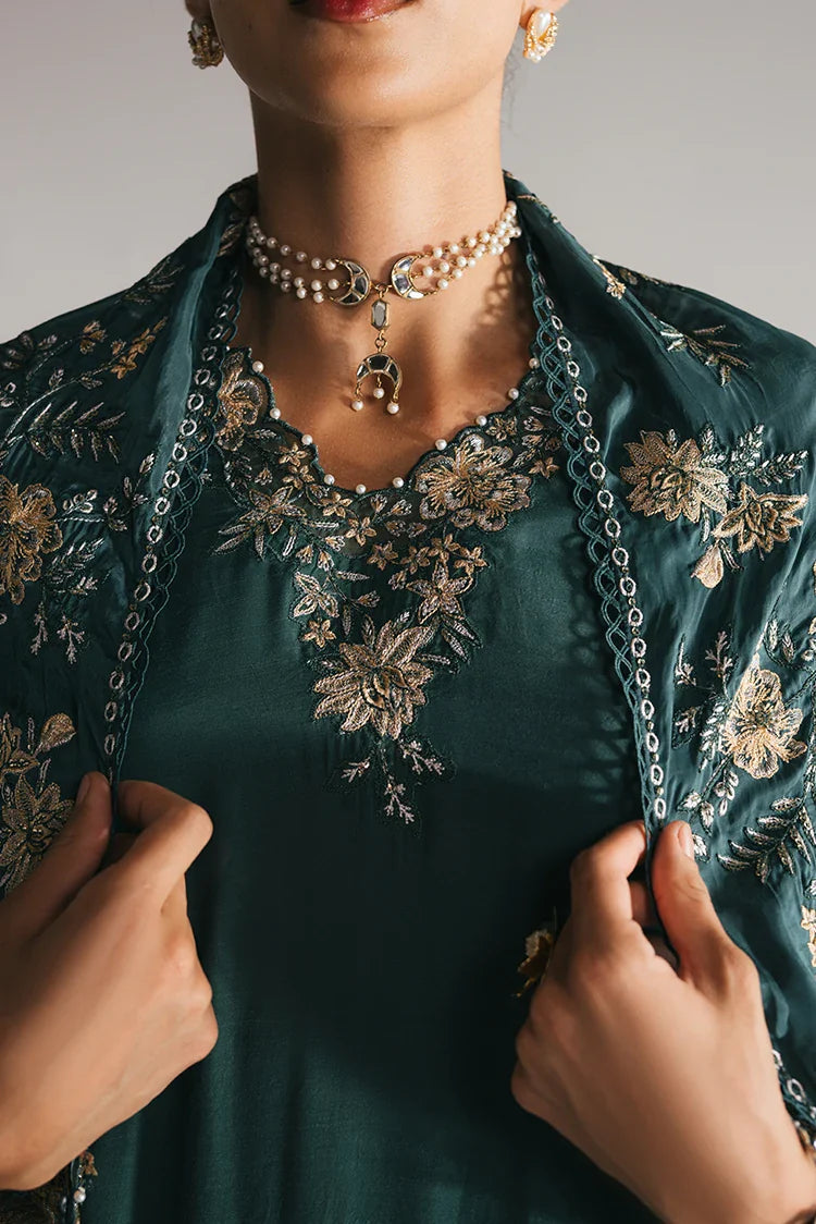 Picture of <!--p-->Cross Stitch - Luxe Atelier Vol 4 - Emerald Green - Available at Raja Sahib