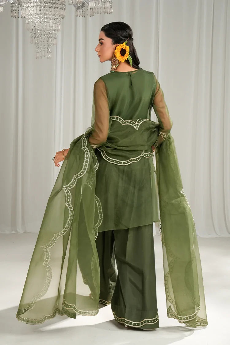 Picture of Amber Imran - The Luxe Soiree - Mehndi Muse - Available at Raja Sahib