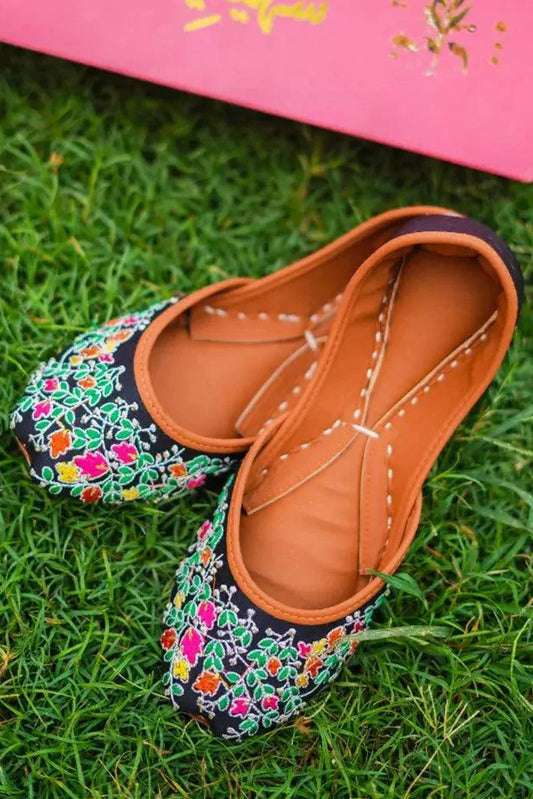 Picture of Saheliyan - Phool Collection - Aster - Available at Raja Sahib