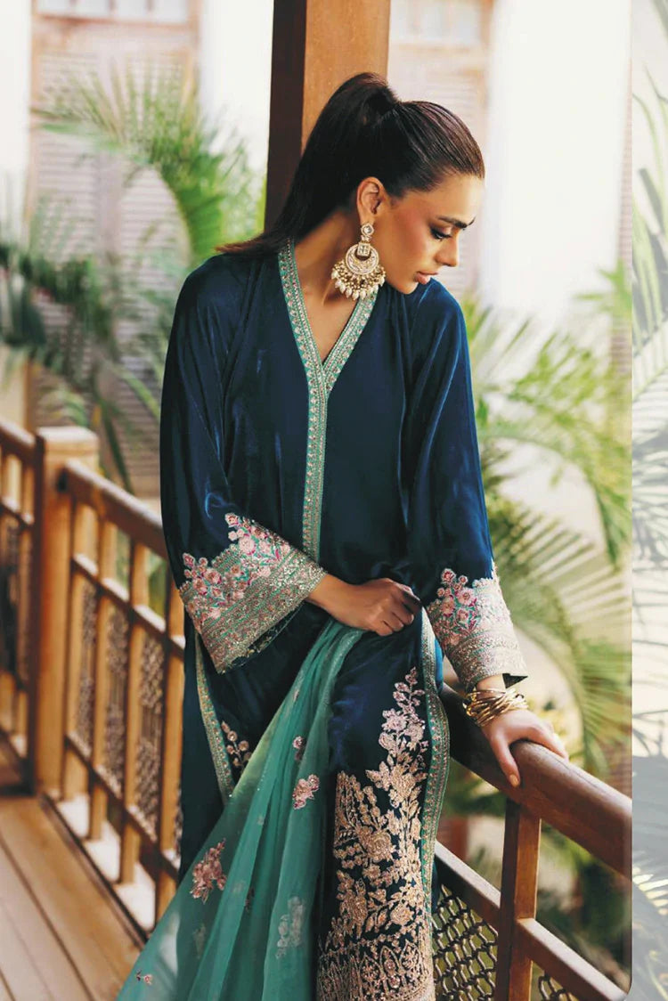 Picture of Zainab Chottani - Luxury Velvet Collection - 05 Elsa - Unstitched - Available at Raja Sahib