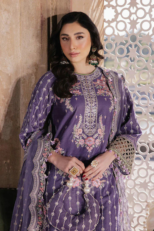 Picture of Zarizaa - Mukhtar e Khaas Festive Velvet Collection - 01 Unab - Unstitched - Available at Raja Sahib