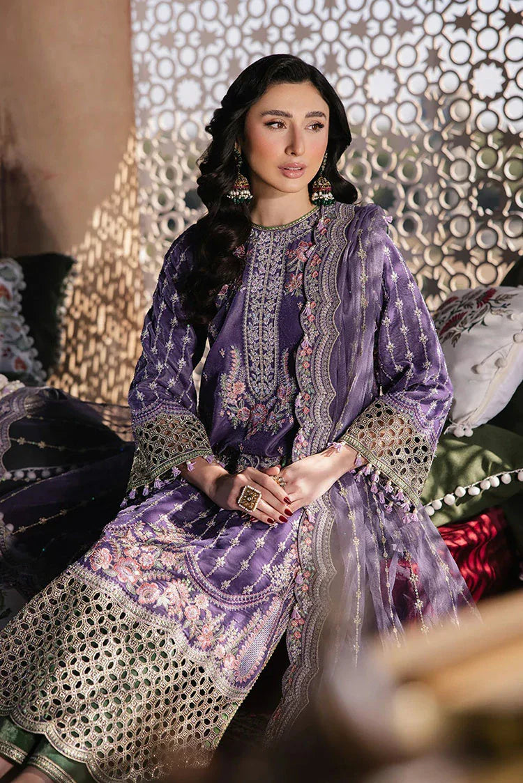 Picture of Zarizaa - Mukhtar e Khaas Festive Velvet Collection - 01 Unab - Unstitched - Available at Raja Sahib