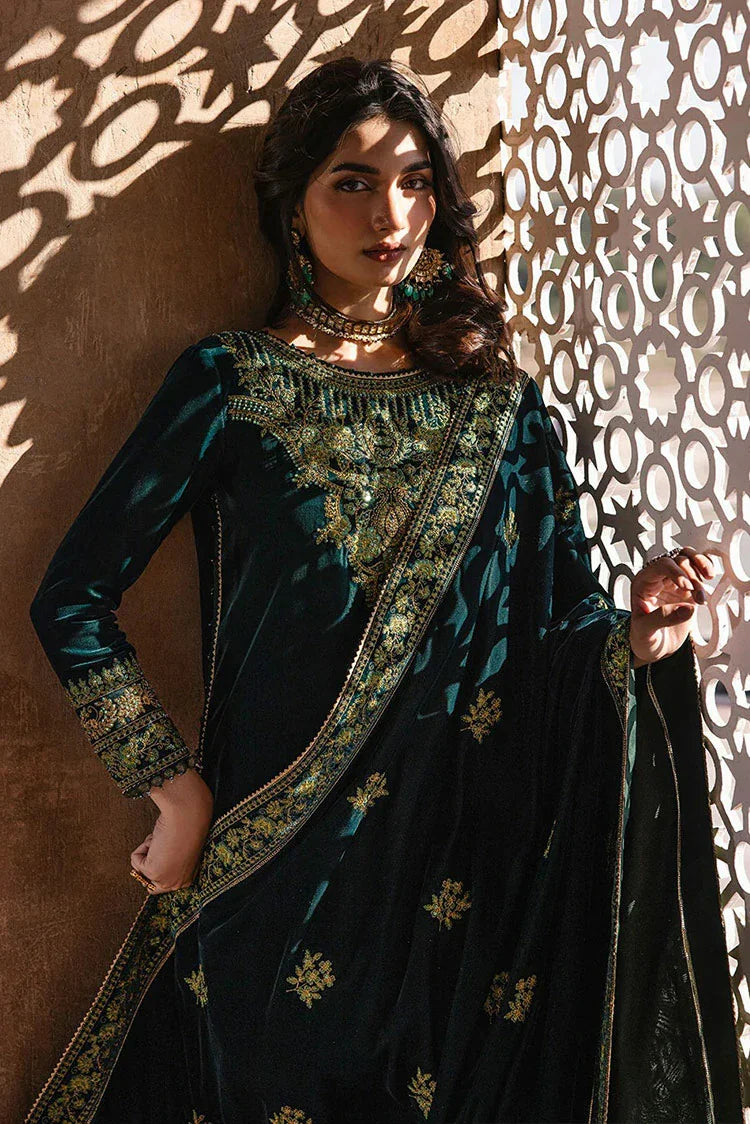 Picture of Zarizaa - Mukhtar e Khaas Festive Velvet Collection - 04 Najaf - Unstitched - Available at Raja Sahib