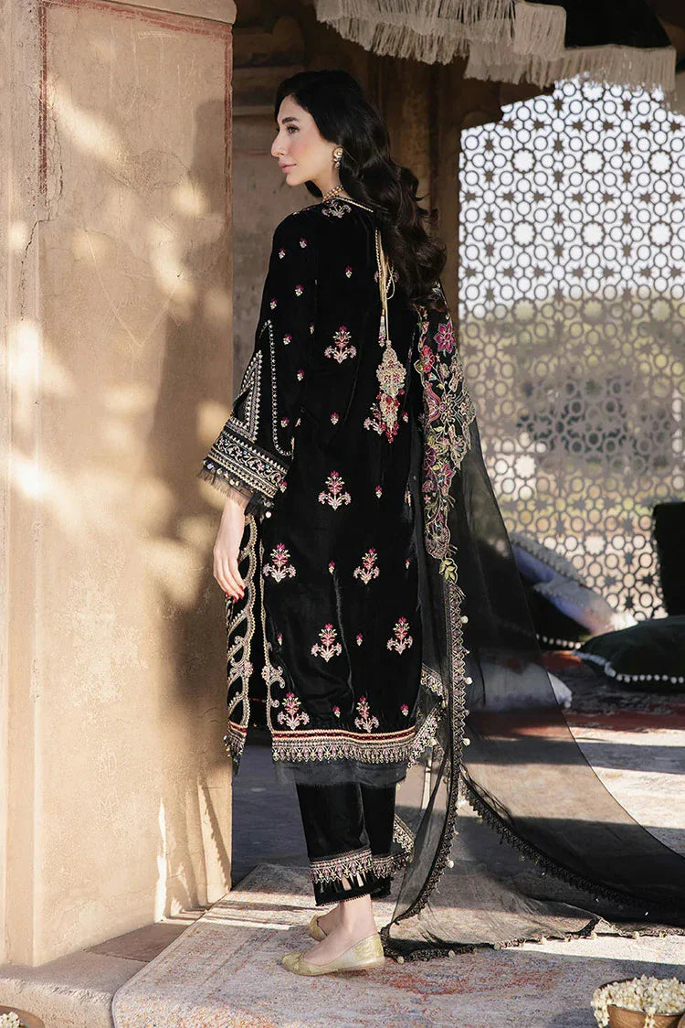 Picture of Zarizaa - Mukhtar e Khaas Festive Velvet Collection - 05 Zeena - Unstitched - Available at Raja Sahib