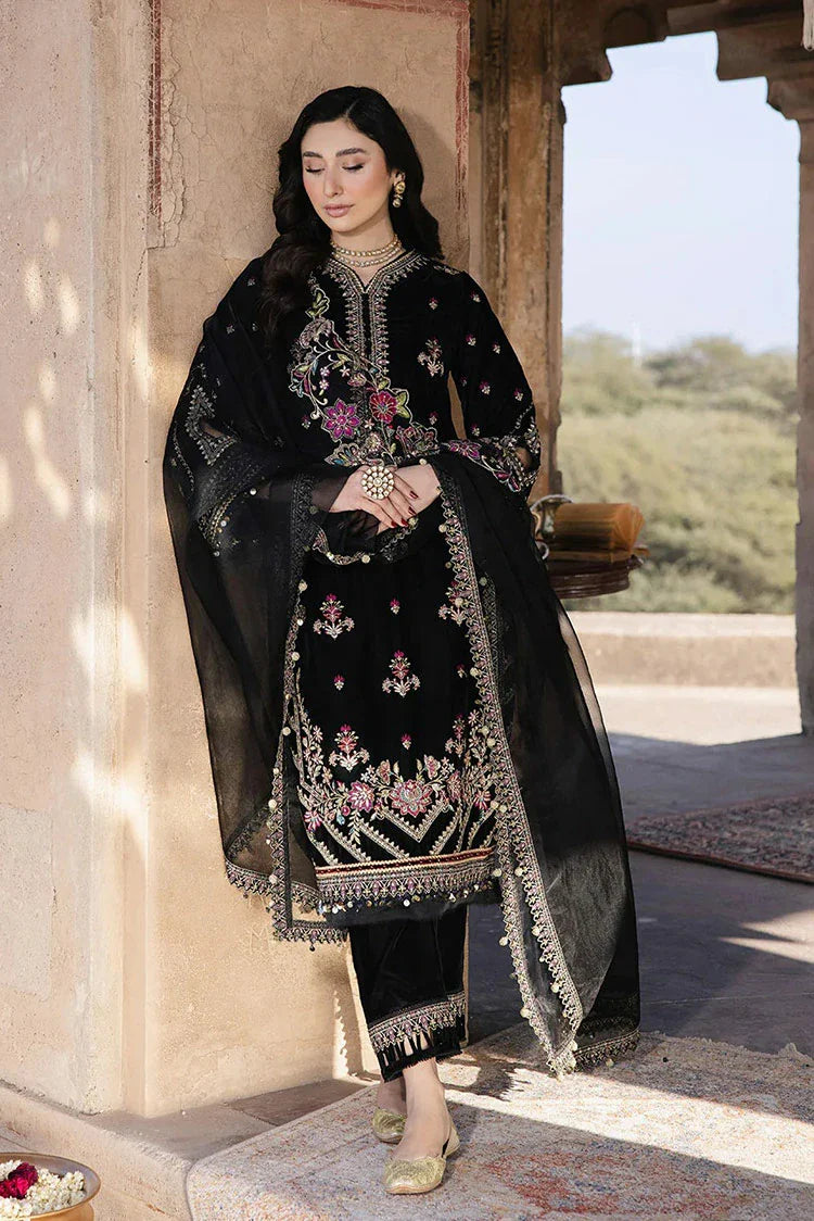 Picture of Zarizaa - Mukhtar e Khaas Festive Velvet Collection - 05 Zeena - Unstitched - Available at Raja Sahib
