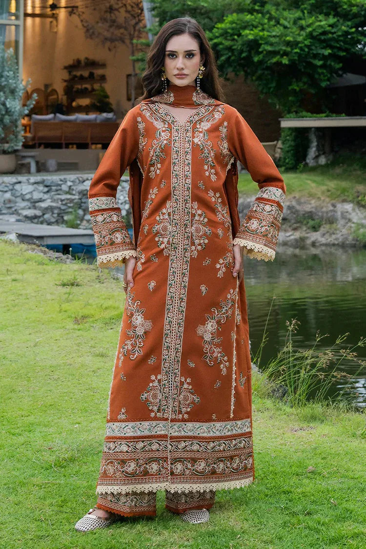 Hoor Karandi Winter Edit