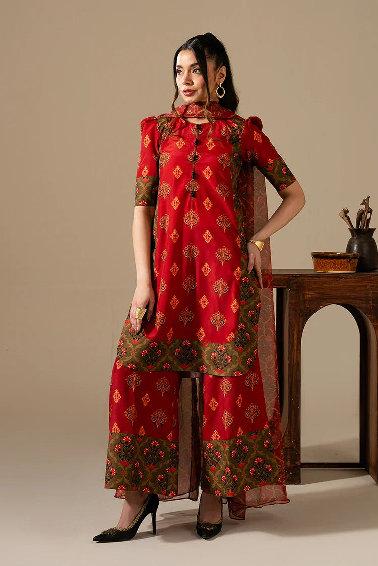 Picture of Maria Osama Khan - Retro Edit - Bloom - Available at Raja Sahib