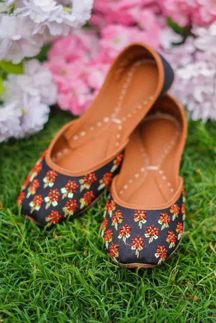 Picture of Saheliyan - Phool Collection - Coral Black - Available at Raja Sahib