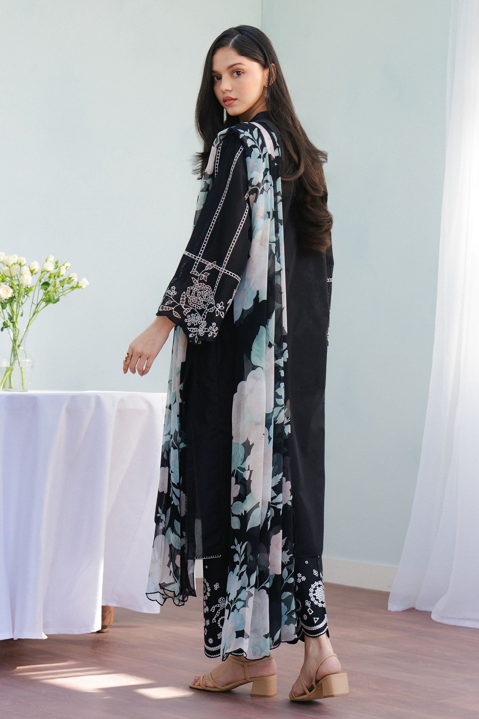 Picture of Zara Shahjahan - Coco Lawn Collection - ECLAT-7B - Available at Raja Sahib