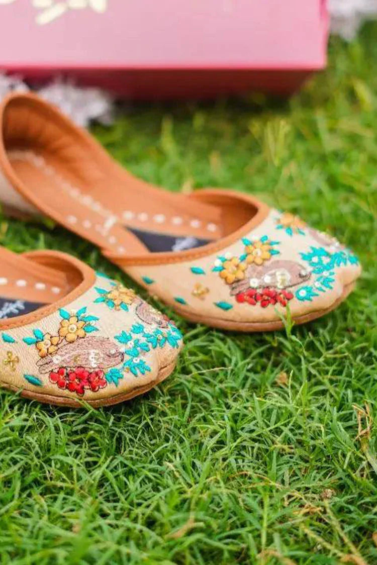 Picture of Saheliyan - Phool Collection - Finch - Available at Raja Sahib