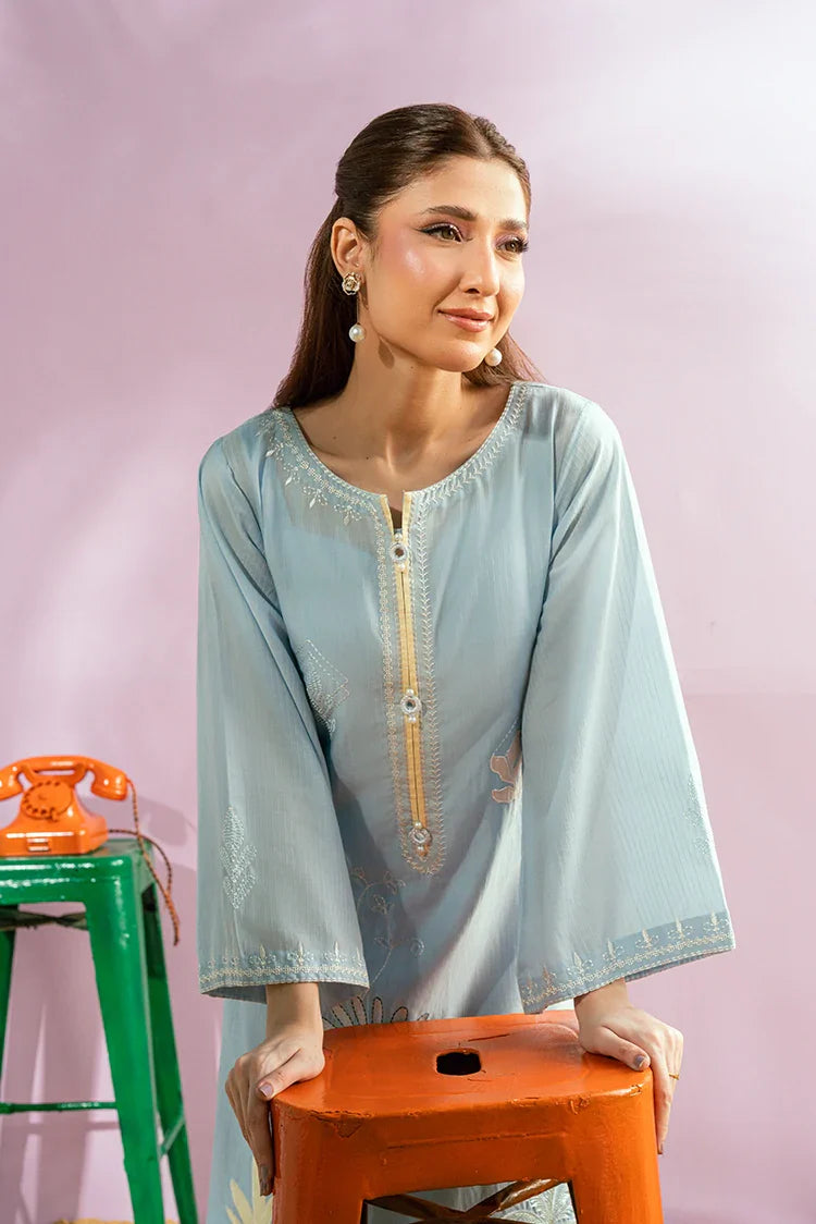 Picture of Kaanthaa - Monsoon RTW - Cloud Whisper - Available at Raja Sahib