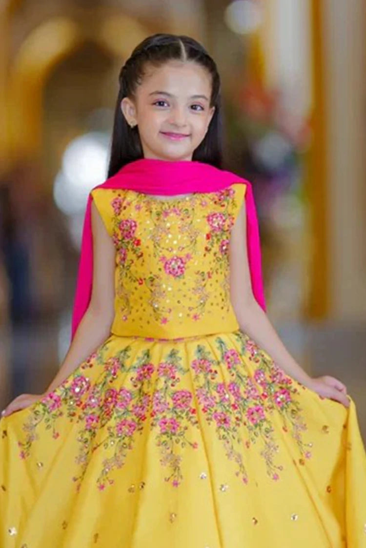Picture of Fairy Queen - 3 Piece - Kiran - Available at Raja Sahib