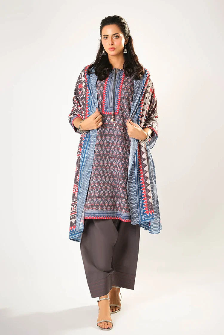Picture of Women winter clothes | Grey & Multicolor | Casual 3 Piece Suit | Cotton Khaddar Printed | LAD-03196 - Available at Raja Sahib