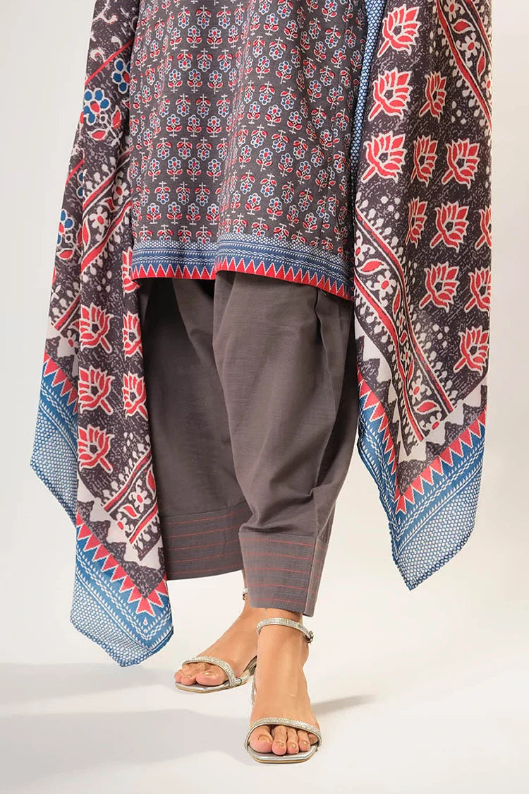 Picture of Women winter clothes | Grey & Multicolor | Casual 3 Piece Suit | Cotton Khaddar Printed | LAD-03196 - Available at Raja Sahib