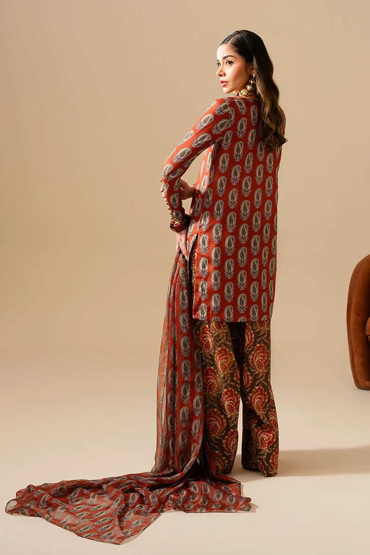 Picture of Maria Osama Khan - Retro Edit - Lara - Available at Raja Sahib