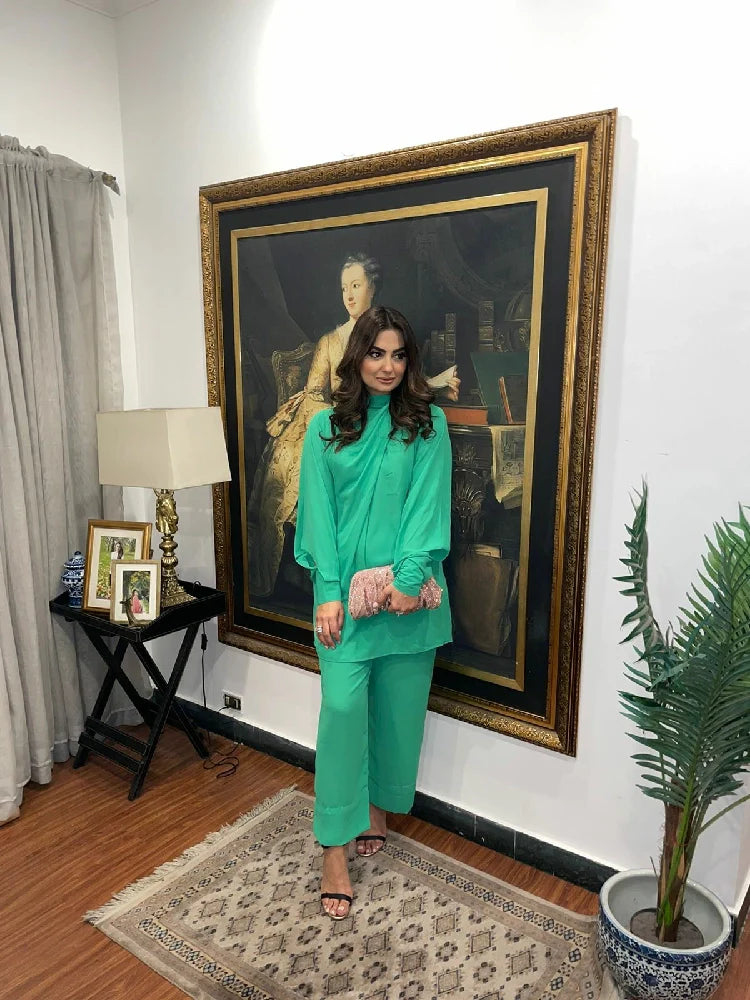 Picture of Manahils - Knot Set Parrot Green - Available at Raja Sahib