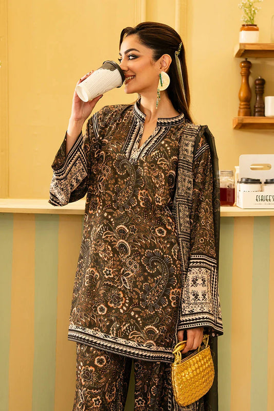 Picture of Maria Osama Khan - Retro '26 - Solene - Available at Raja Sahib