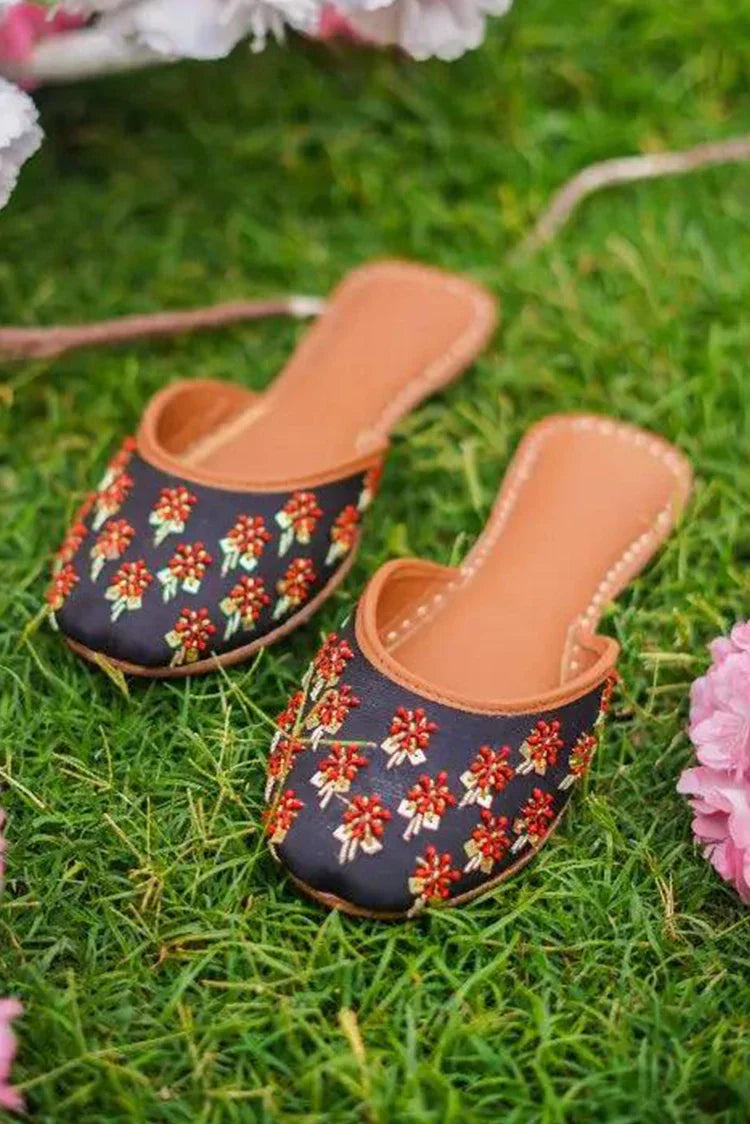 Picture of Saheliyan - Phool Collection - Matsya Black - Available at Raja Sahib