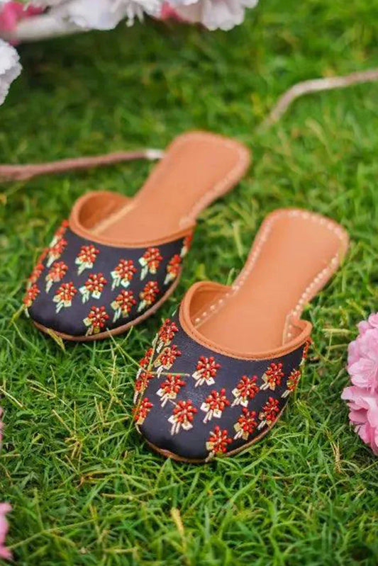 Picture of Saheliyan - Phool Collection - Matsya Black - Available at Raja Sahib