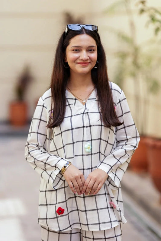 Picture of RJ'S Pret - Knotty & Nice - Flower Grid - Available at Raja Sahib