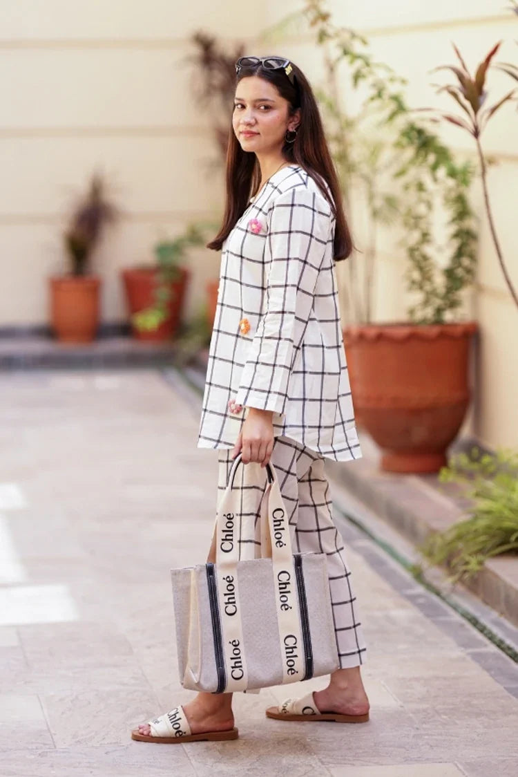 Picture of RJ'S Pret - Knotty & Nice - Flower Grid - Available at Raja Sahib