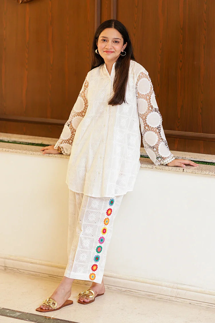 Picture of RJ'S Pret - Knotty & Nice - White Meadow - Available at Raja Sahib