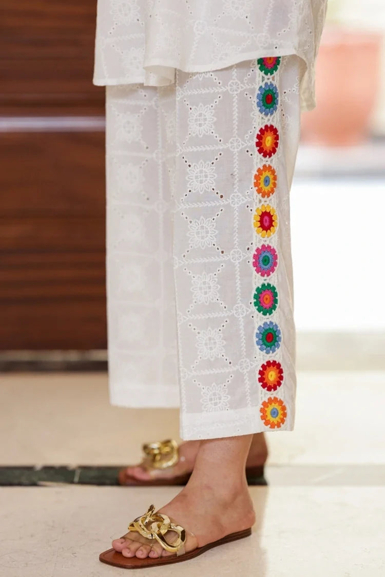 Picture of RJ'S Pret - Knotty & Nice - White Meadow - Available at Raja Sahib