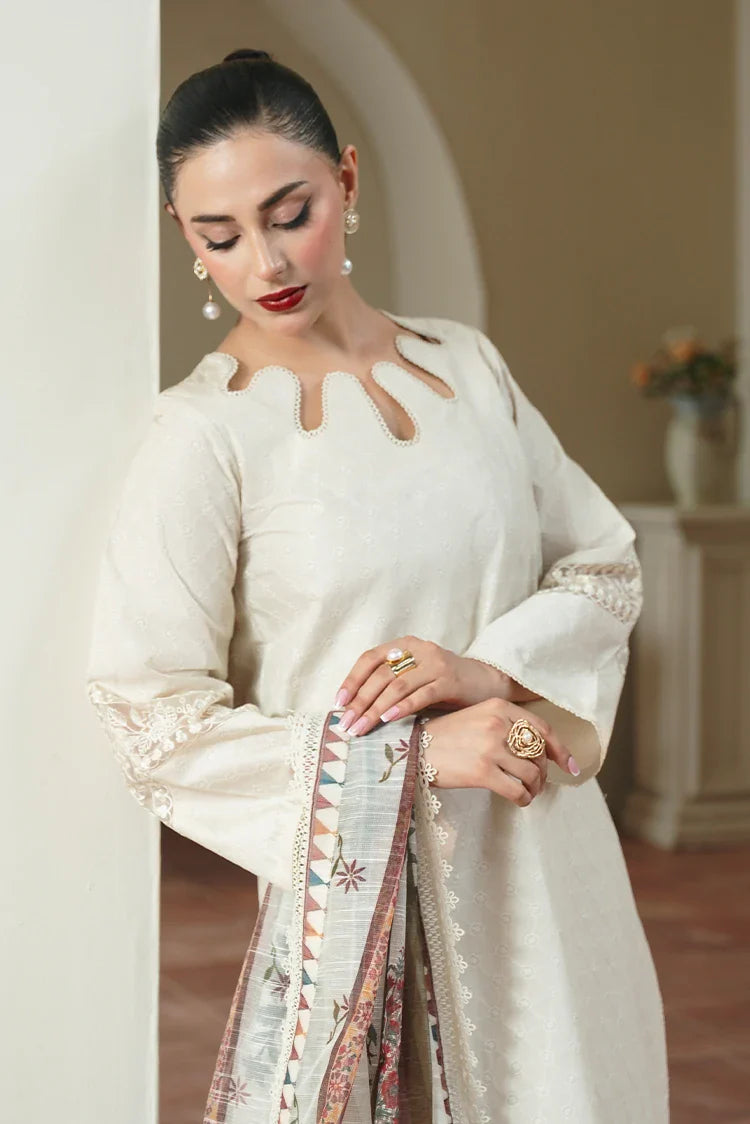 Picture of Zarlay - Rungraiz Luxury Pret - Amber - Available at Raja Sahib