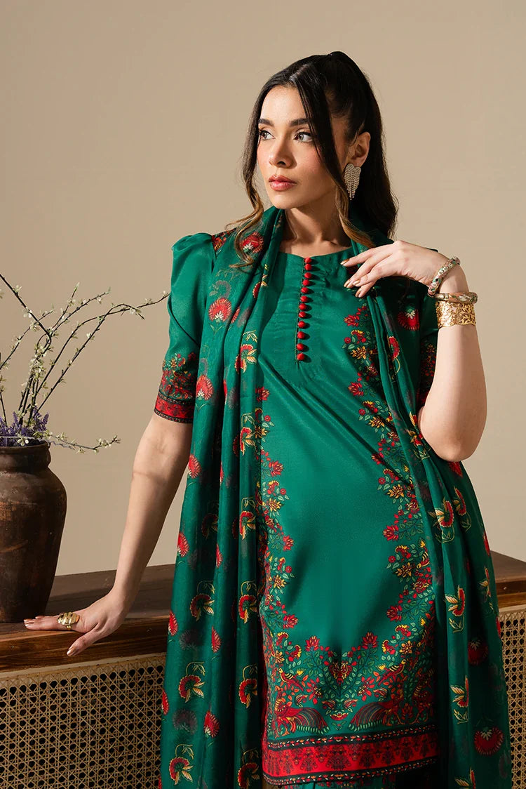 Picture of Maria Osama Khan - Retro Edit - Vivian - Available at Raja Sahib