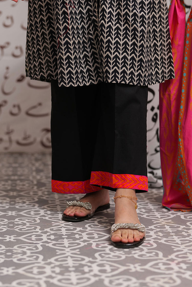 Picture of Senorita - GAD-02267 | Black & White | Casual 3 Piece Suit  | Cotton Lawn Print - Available at Raja Sahib